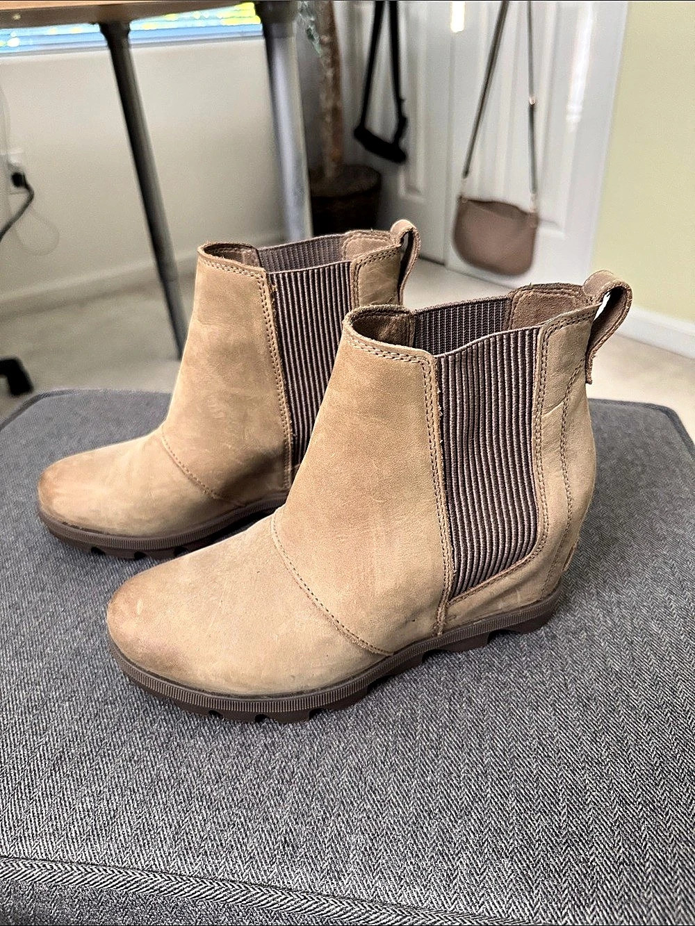 Sorel Joan of Arctic Wedge Chelsea Boots Brown